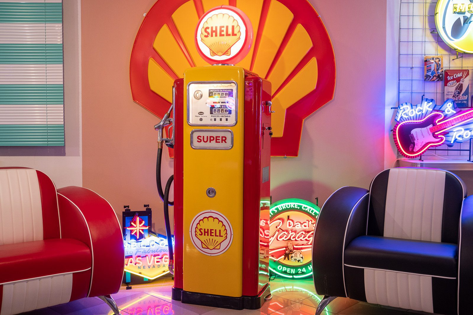 Pompa di benzina Shell Wayne